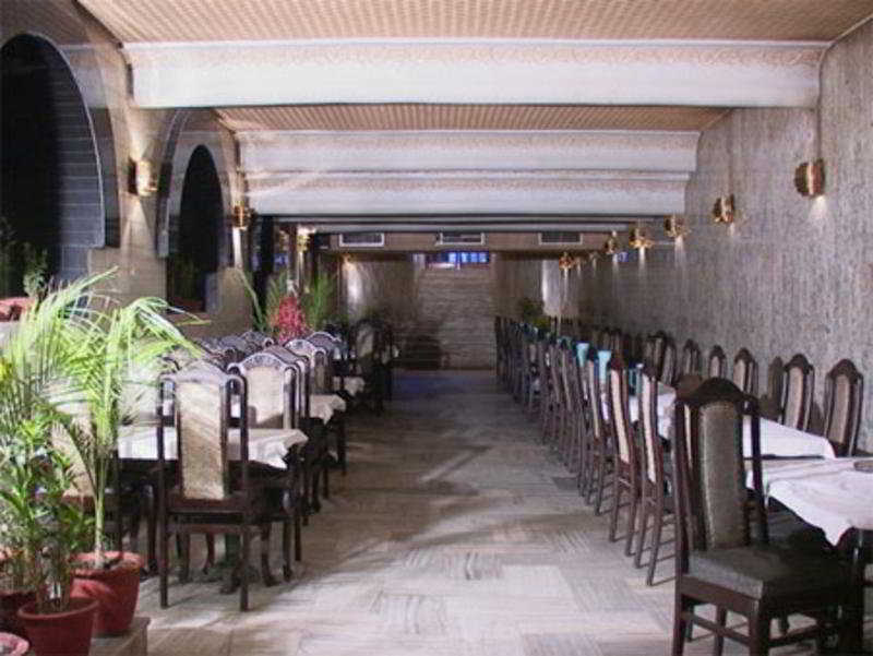 Агра: East Lite Hotel