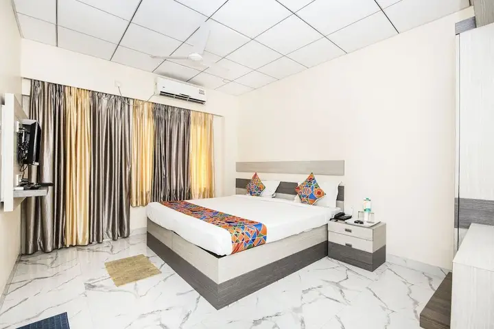 Колката: FabHotel Shivangan