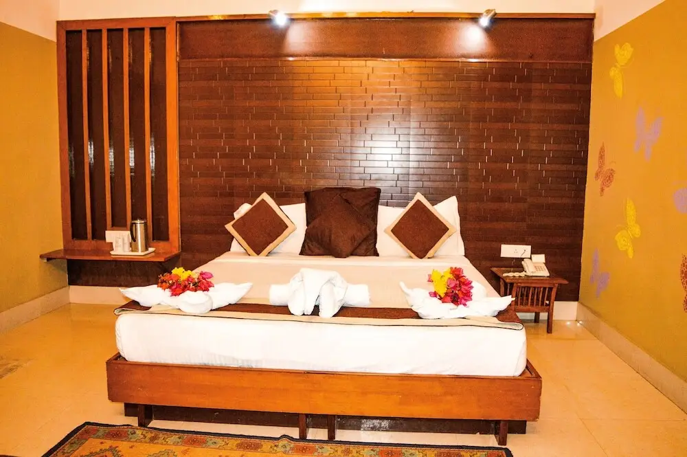 Наинитал: The Tiger Groove, Corbett Resort