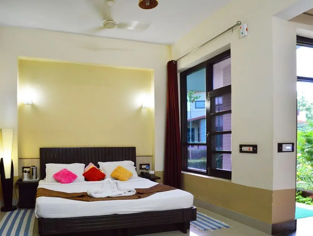 Наинитал: The Tiger Groove, Corbett Resort