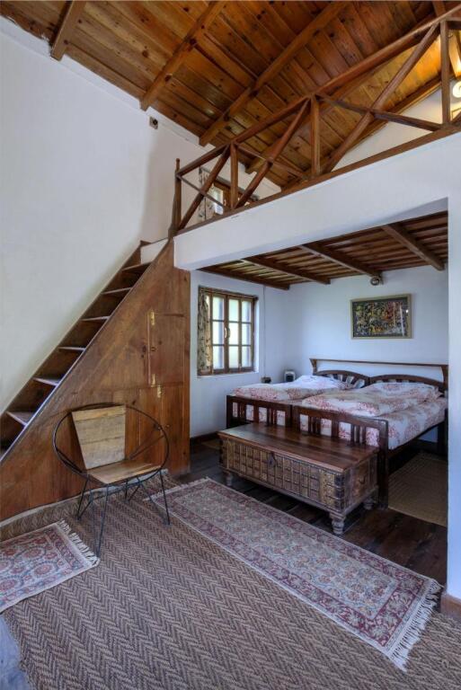 Наинитал: Jungle Lore Birding Lodge