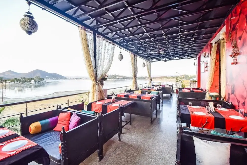 Удаипур: FabHotel Everest International