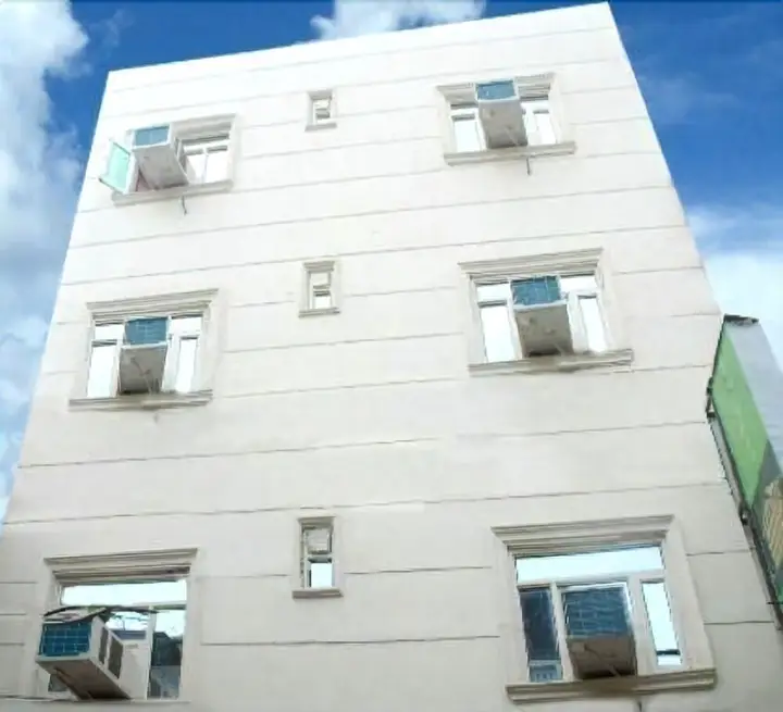 Нью-Дели: Hotel Golden Wings