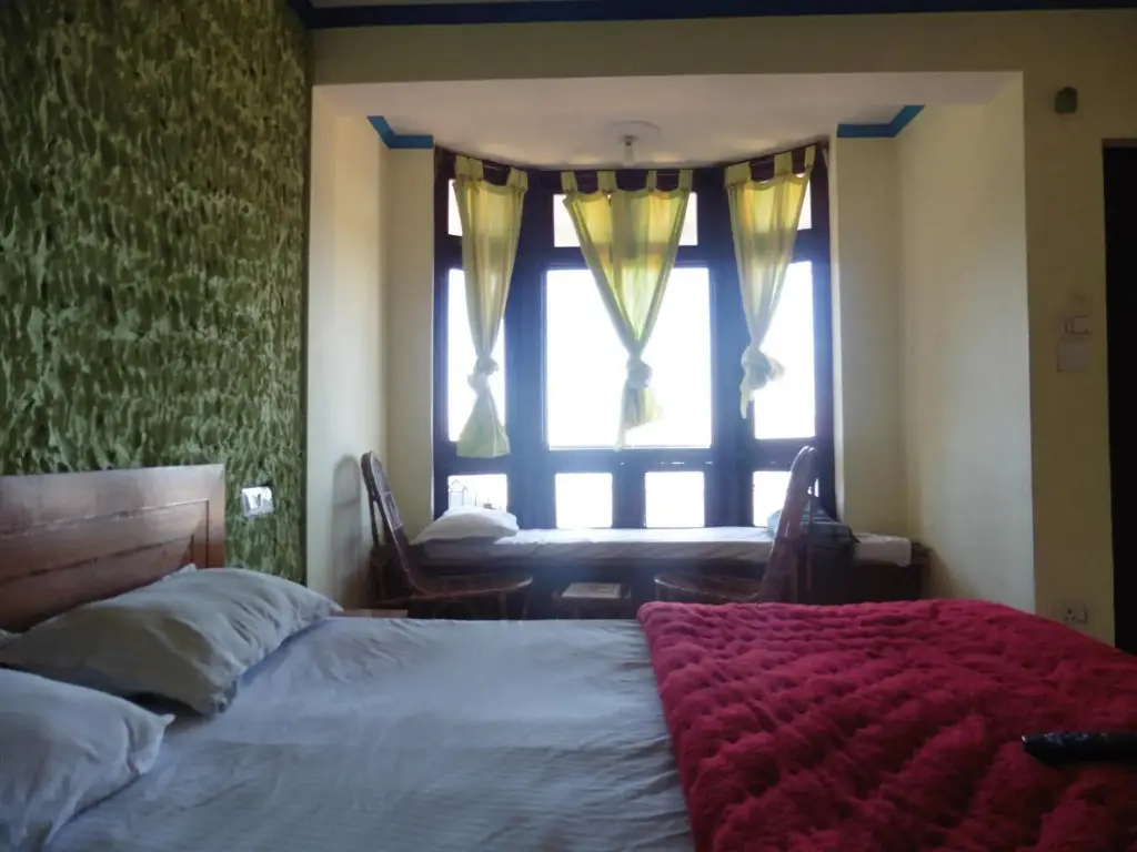 Наинитал: Monal Inn by Nature