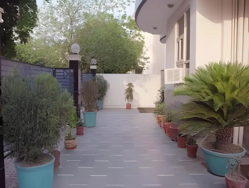 Гуруграм: The Blooms Hotel