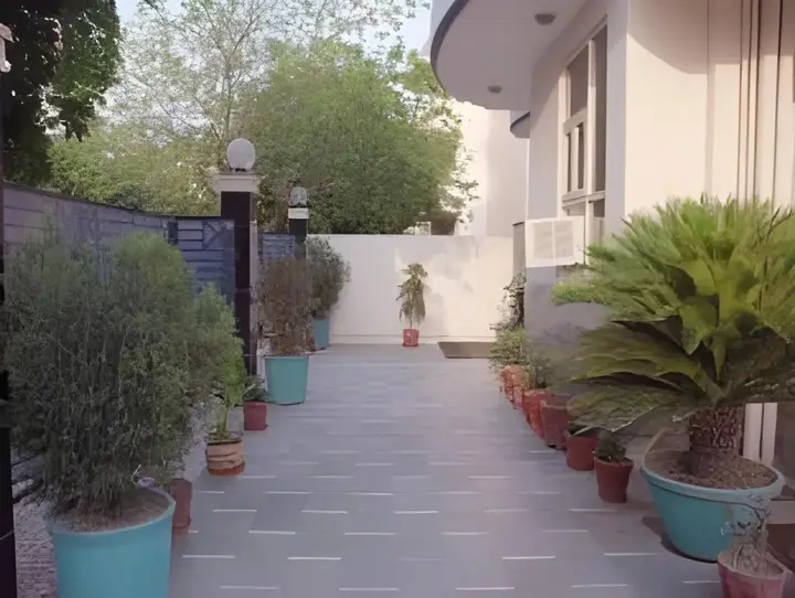 Гуруграм: The Blooms Hotel