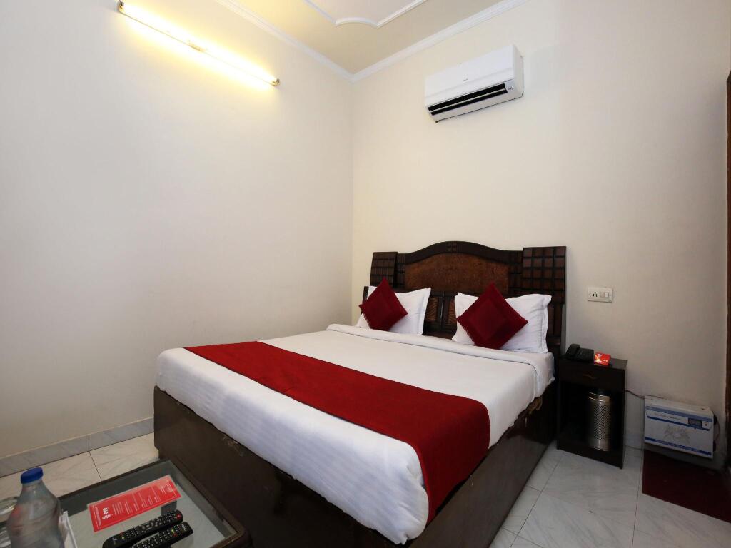 Чандигарх: OYO 5853 Hotel Shingar Regency