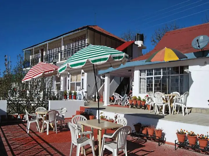 Куфри: Hotel Krishrauni 'The Apple Orchard Inn'