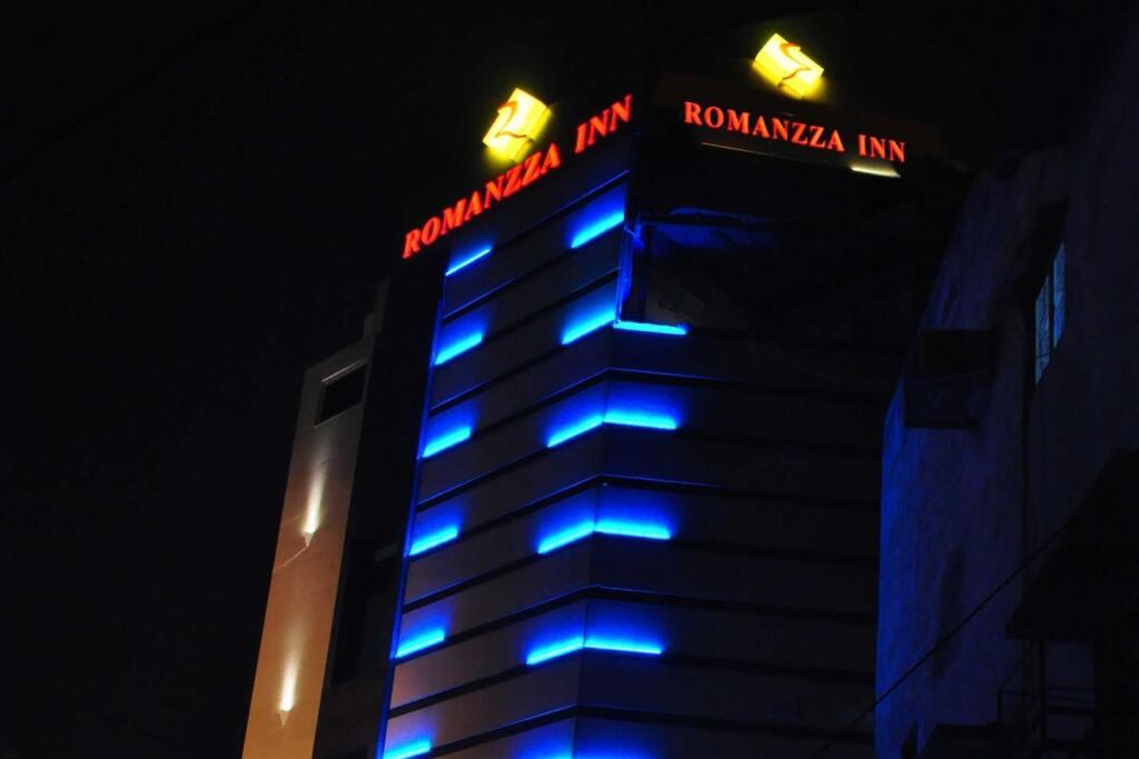 Нью-Дели: Romanzza Inn