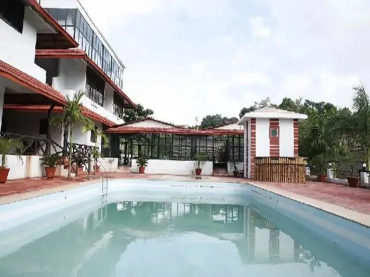 Лонавала: Sky Blue Resort
