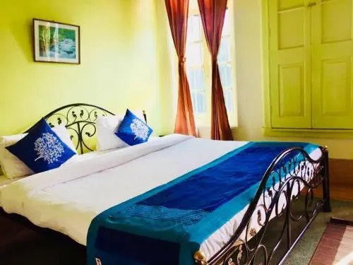 Колката: Raj Guest House
