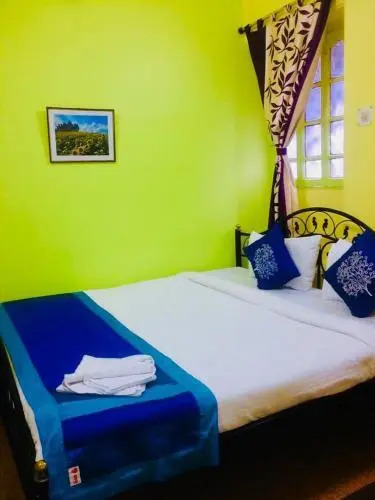 Колката: Raj Guest House