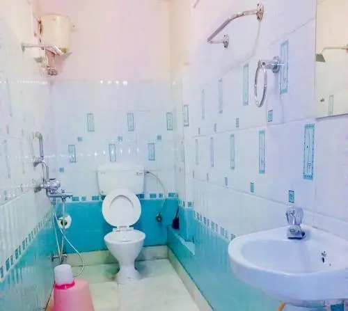 Колката: Raj Guest House