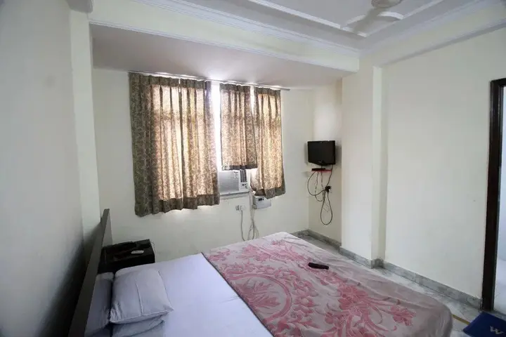 Нью-Дели: Hotel Dhawan
