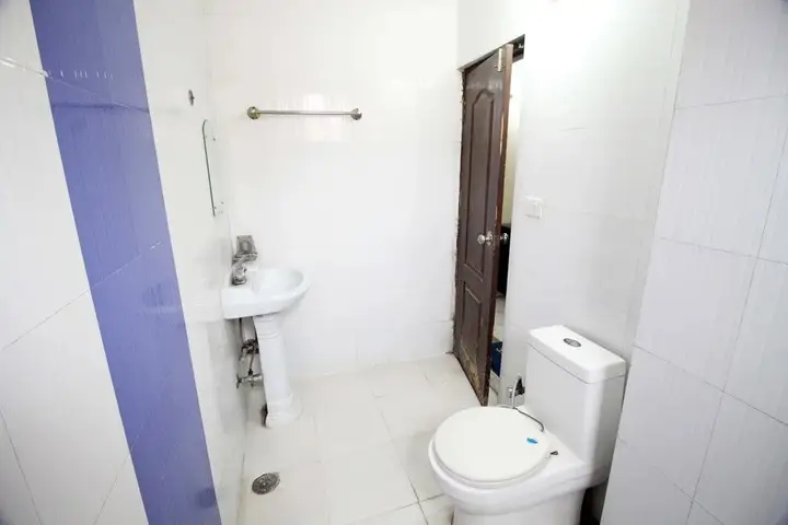 Нью-Дели: Hotel Dhawan