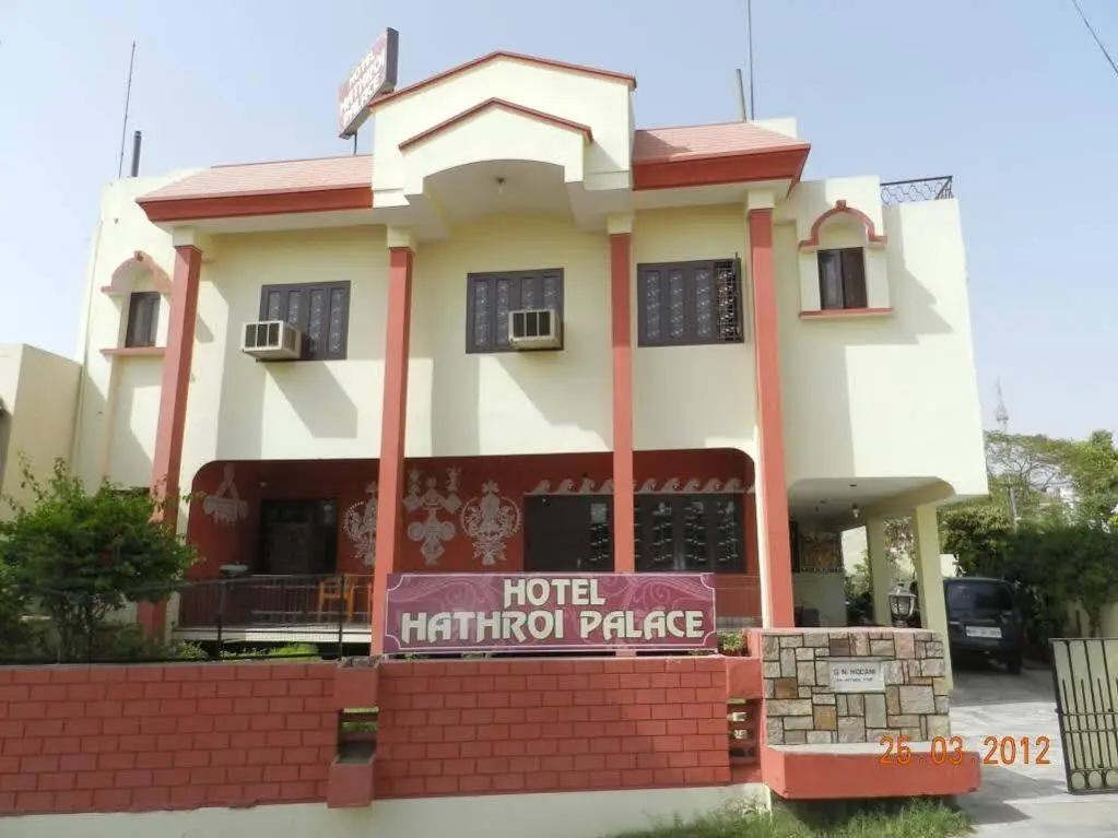 Hotel Hathroi Palace — фото 1
