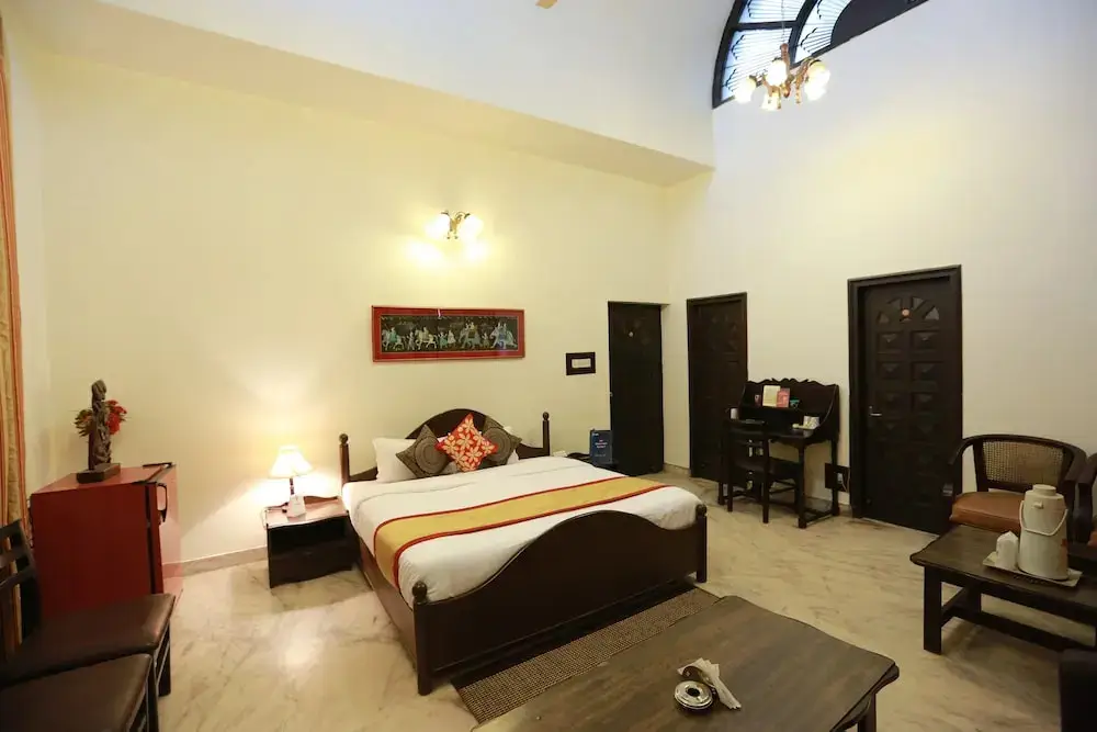 Лакхнау: OYO 8844 Meadows Inn