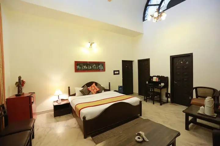 Лакхнау: OYO 8844 Meadows Inn