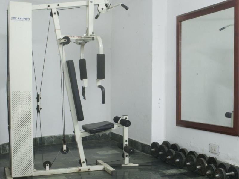 Лакхнау: Charans Club & Resorts Pvt. Ltd.