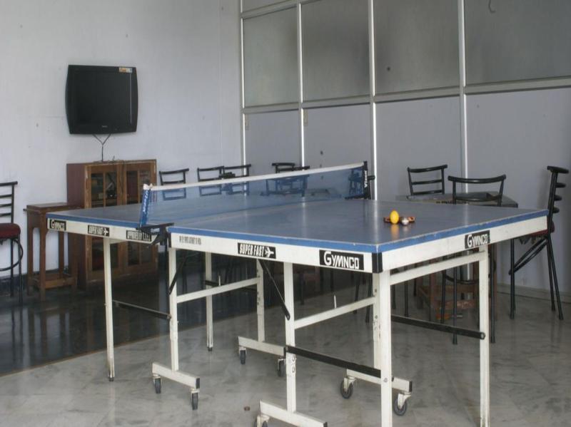 Лакхнау: Charans Club & Resorts Pvt. Ltd.