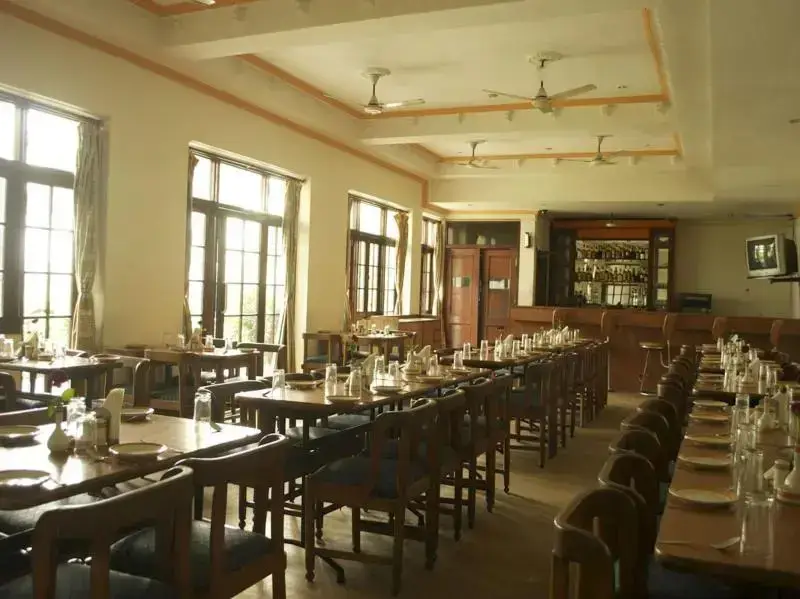 Лакхнау: Charans Club & Resorts Pvt. Ltd.