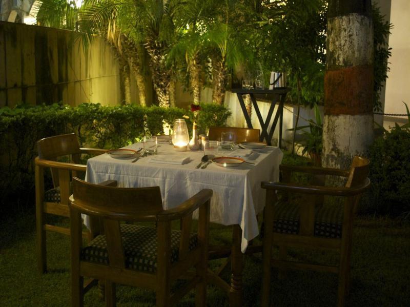 Лакхнау: Charans Club & Resorts Pvt. Ltd.