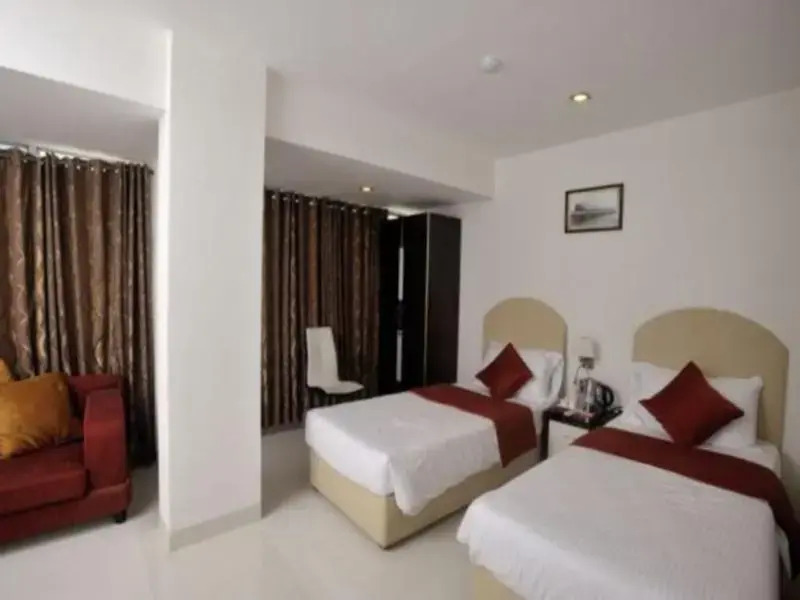 Мумбаи: The Signature Crest Powai - Raheja Nest Apartments