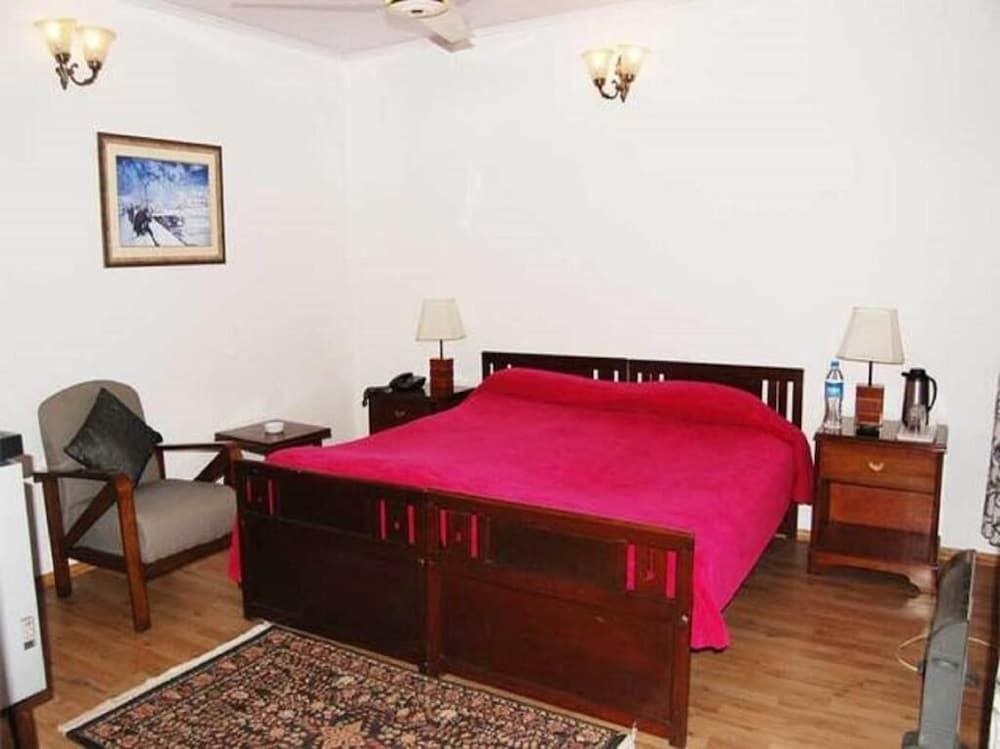 Гульмарг: Hotel Nedous