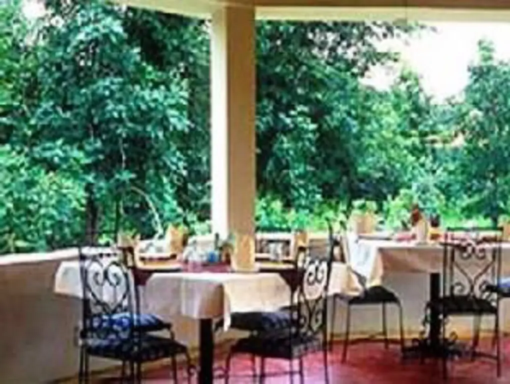 Вайпин: Gopika Regency Hotel