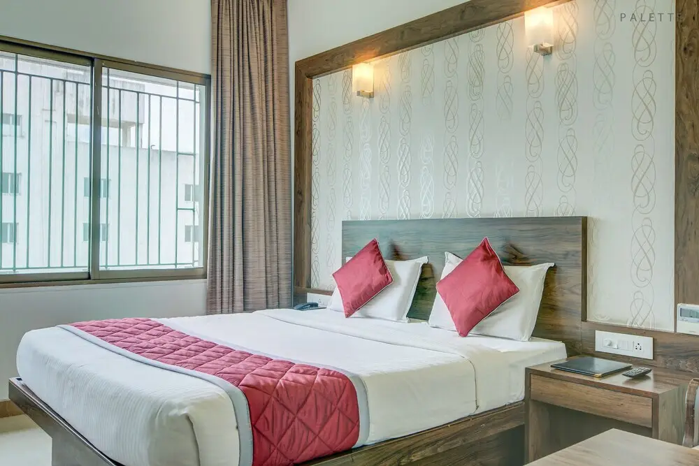Праяградж: Hotel Saket