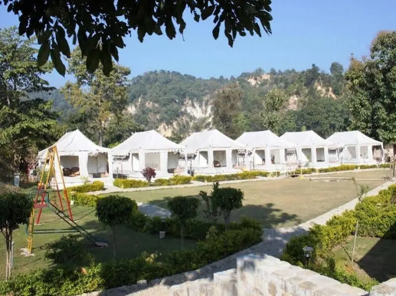 Наинитал: Corbett Wood Resort