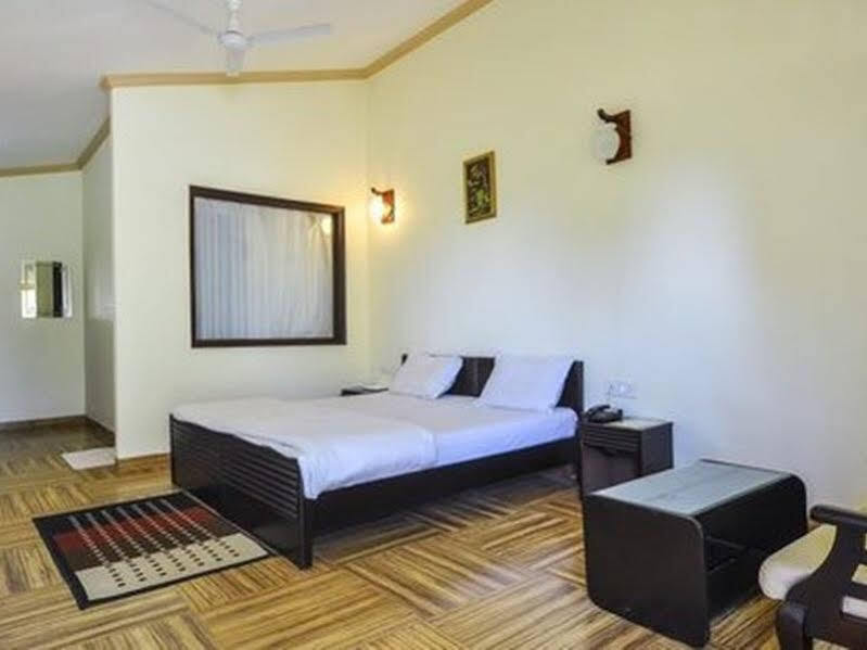 Наинитал: Corbett Wood Resort
