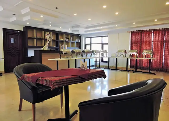 Наинитал: Hotel Travellers Paradise Naukuchiatal