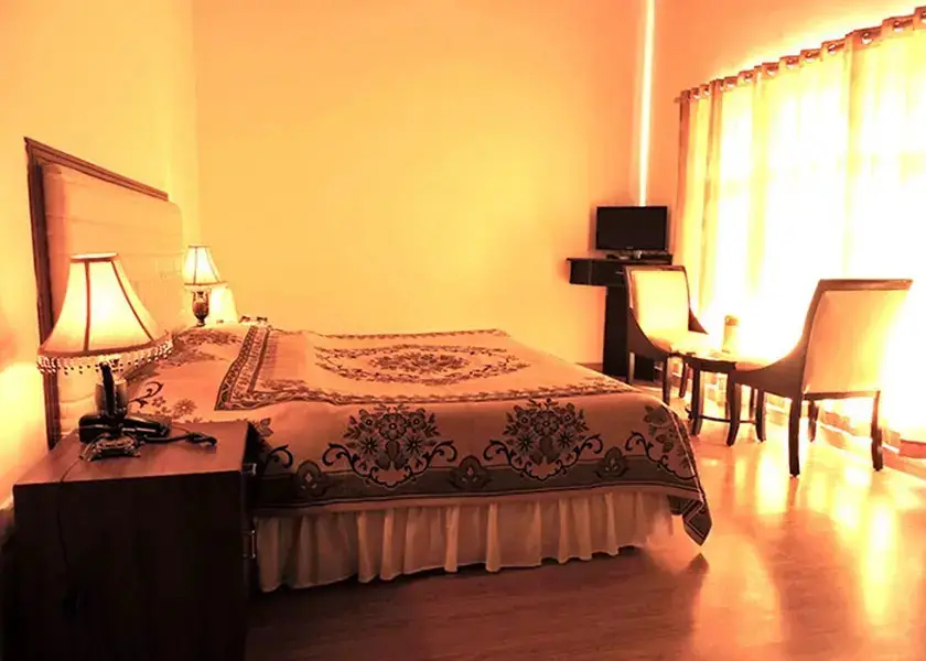 Наинитал: Hotel Travellers Paradise Naukuchiatal