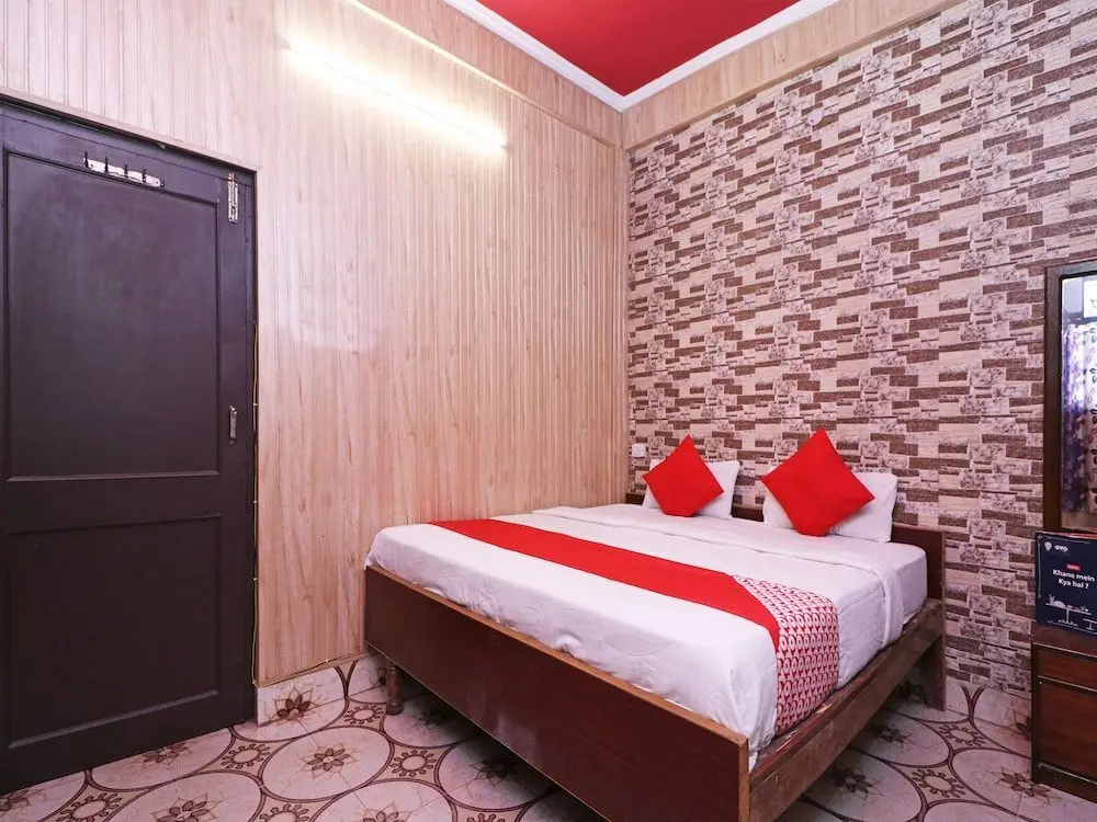Харидвар: OYO 24473 Anuradha Palace