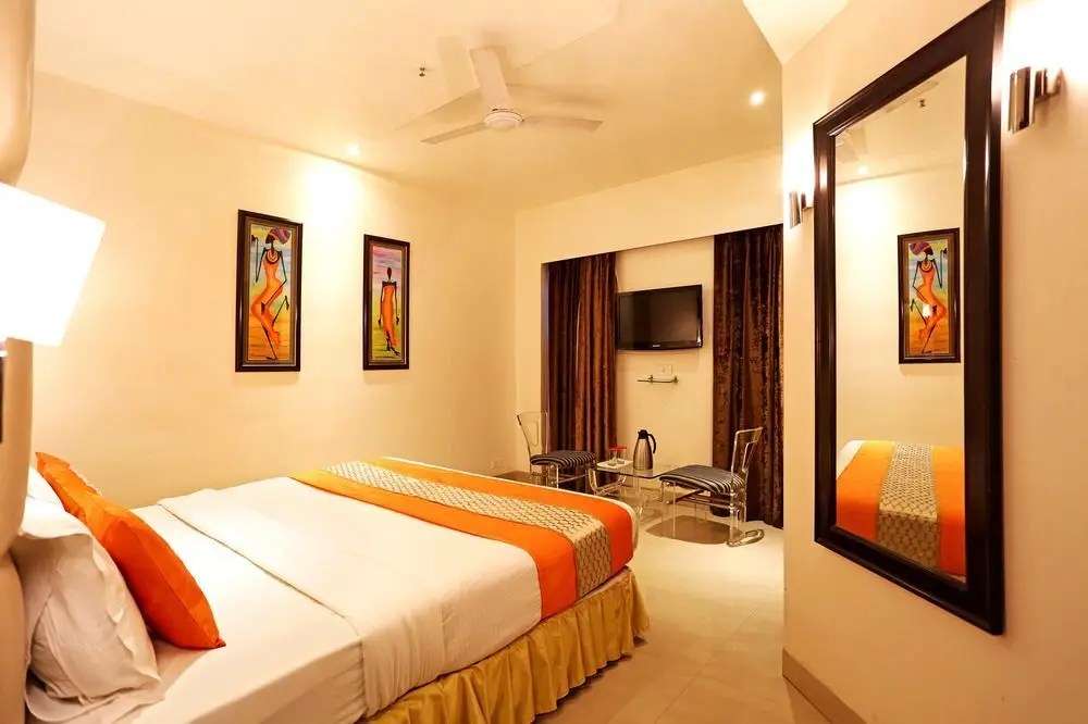 Барейлли: East Lite Hotel
