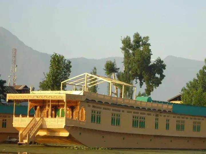 Шринагар: Marco Polo Houseboats
