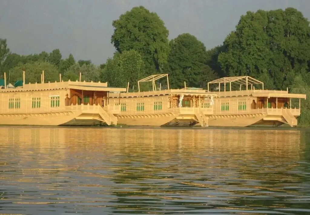 Шринагар: Marco Polo Houseboats