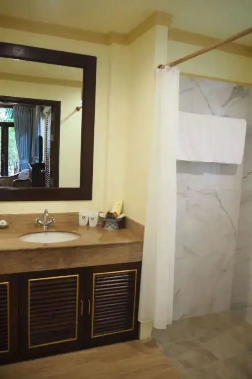 Берор: Hotel Triputi