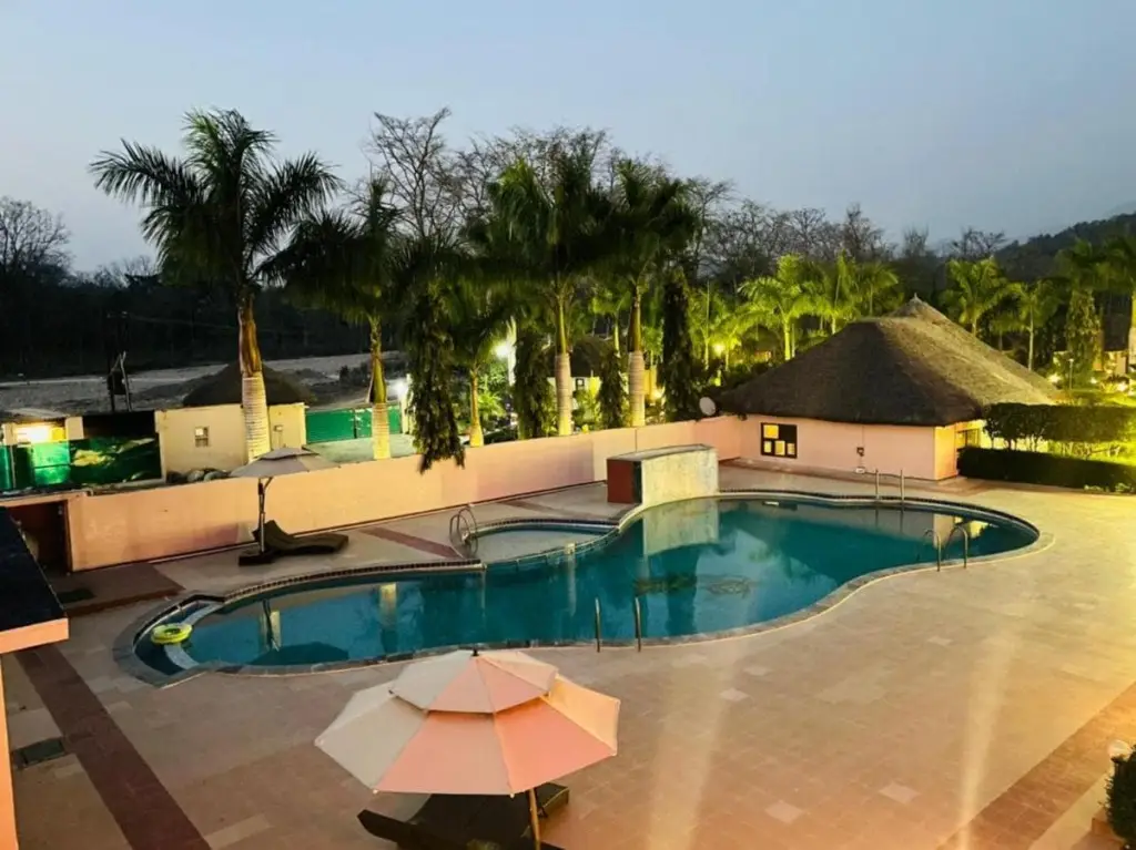 Наинитал: Corbett Fun Resort