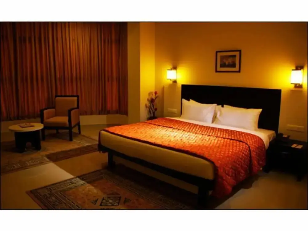Мухамма: Hotel Excalibur