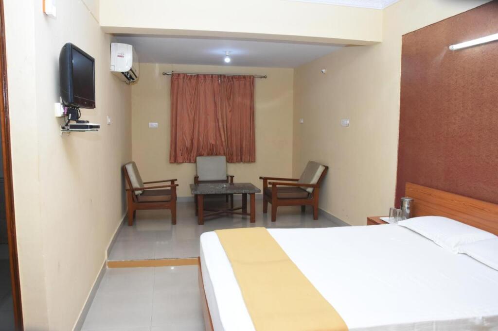 Бангалор: Hotel Surya Residency Majestic