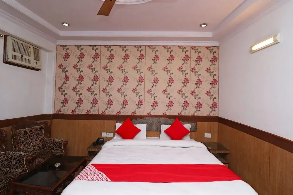 Ховрах: OYO 27878 Highway Inn International