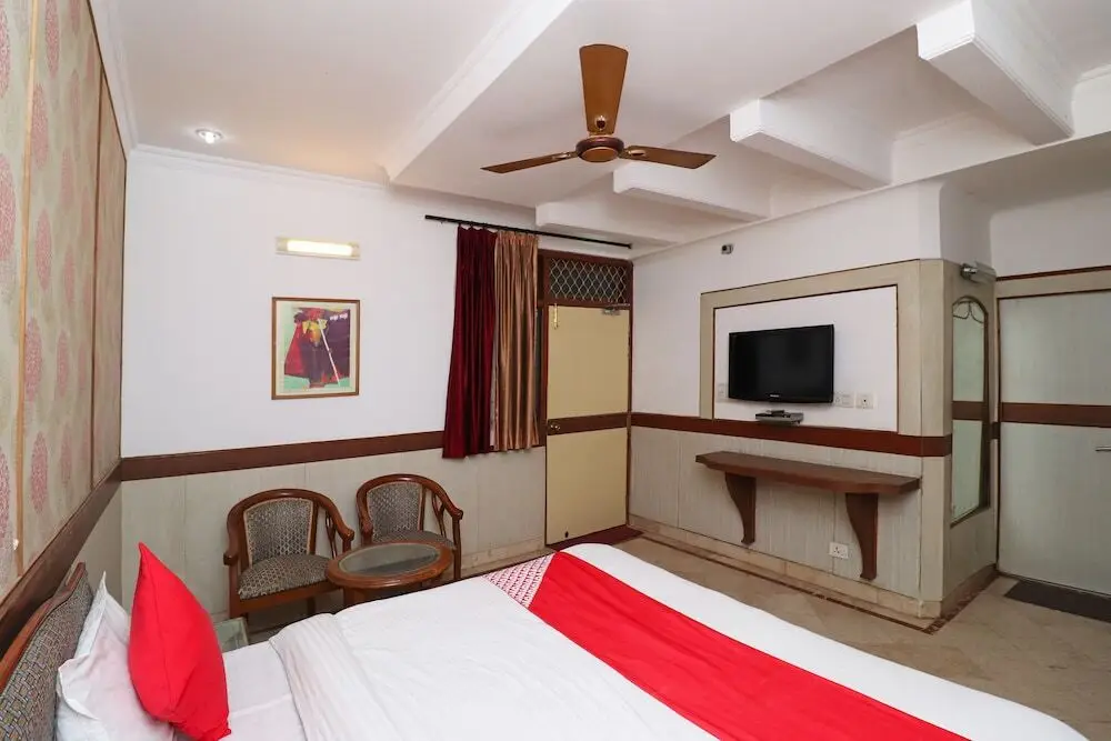 Ховрах: OYO 27878 Highway Inn International