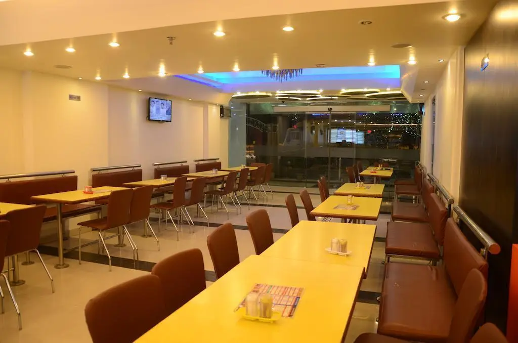 Нью-Дели: Hotel Swathi