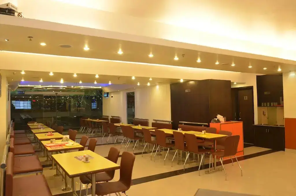 Нью-Дели: Hotel Swathi