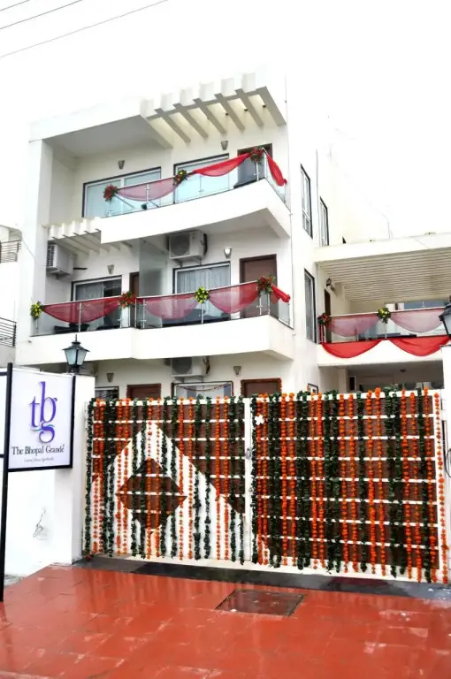Бхопал: The Bhopal Grande Apartment