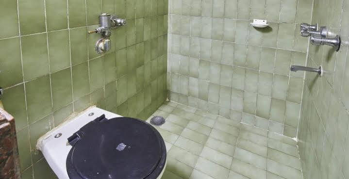 Мумбаи: OYO Rooms Juhu Chowpatty