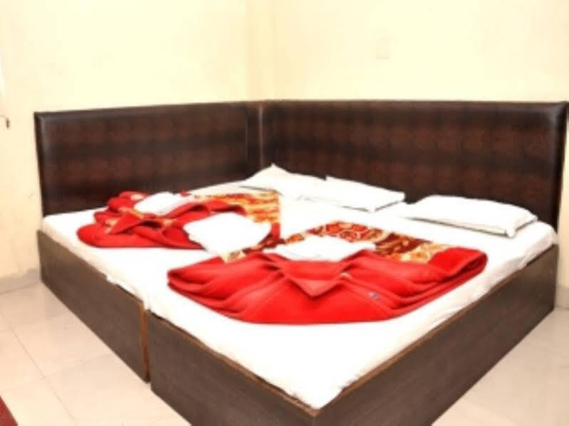 Нью-Дели: Hotel Mohak Palace