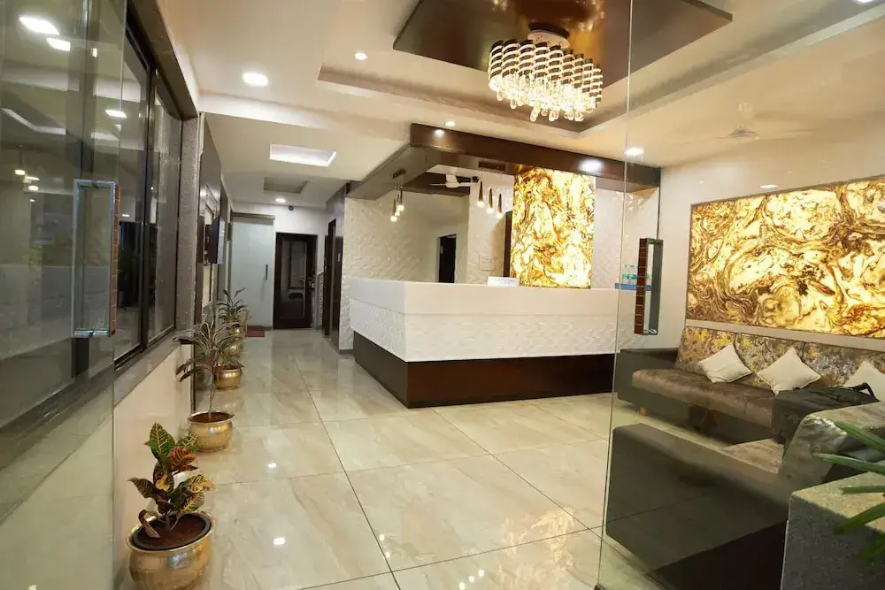 Ширди: Hotel KBS Grand